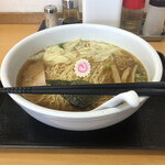 らーめんどんぐり - ワンタンめん、中、950円。