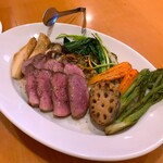 Buono Pesce - 氷見産天然イノシシと旬野菜ロースト。3100円+税