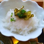 遊の丘 - 温かい、ダシ汁入りとろろ御飯(R5.4.22撮影)