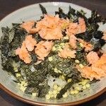 守半海苔店 - 焼き鮭の残りを載せて。