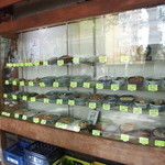 吉田屋 - 店頭のディスプレイです