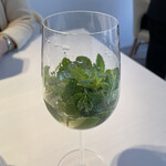 レミニセンス - ライムジュース、ミント、エルダーフラワーシロップ