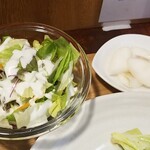 キッチン ブルー グローブ - サラダ、お新香のアップ