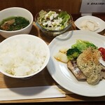 キッチン ブルー グローブ - イナダポワレ　柚子胡椒香る焼き茄子クリームソース