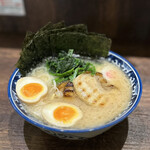 麺屋　武士道 - 特製ラーメン(醤油)1010円