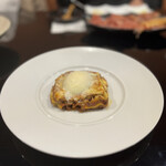 鉄板焼き Italian Dining Bar HOMURA - ボロネーゼと温泉卵のラザニア