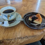 六ツ森楽器とカフェサロン - 