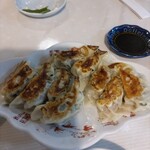 中国飯店　鳳華 - 餃子♪ちょっと食べちゃった（笑）