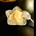 郷土料理ともん - イタドリのアイスクリーム　これはちょっと　ワタクシには酸っぱすぎたかなっ　シャキシャキしてねっとりして食感が楽しいです　byまみこまみこ