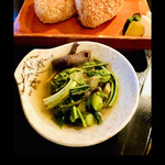 郷土料理ともん - よく山菜そばを頼むと加工した山菜とキノコが入ったのが出てくるじゃないですか？もうね、ともんさんの鍋を口にしたら、普通の山菜そばの汁、残念になっちゃうよっ　byまみこまみこ