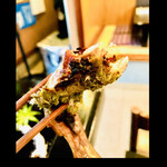 郷土料理ともん - 山女のおなかに、ほんのり甘く煮た蕗味噌が詰めており　なかなかセンスの良い山女焼きでございます　byまみこまみこ