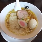 煮干らー麺 カネショウ - ワンタン麺（1090円）