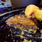 ウエストウッド - 表面の焦げも最小限度でした。デミソースも美味しい。