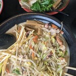 こだわりラーメン一徹 - 大盛チャーシューとの比較