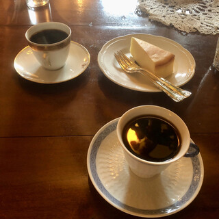 カフェ・アンセーニュダングル_0