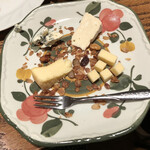 Bistro TATSU - チーズの盛り合わせ