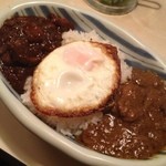 銀座ブラン亭 - カレーライス(チキン、ジャマイカ)＋目玉焼き