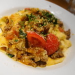 タケル クインディチ - 羊のラグーの手打ちパスタ　手打ちパスタはきしめんの3倍くらいの幅広タイプでした