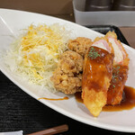 オリーブ・キッチン  - サービスランチ700円
            ほぼカニフライ&鶏の唐揚げ定食
