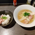自家製麺 牡蠣工房 Uguisu - 牡蛎しじみらーめん+ミニチャーシュー丼（サービス）