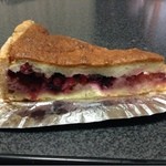 バックシュトゥーベ - 季節限定のミックスカラントケーキ(^^)
      これはかなり好みかも(^^)