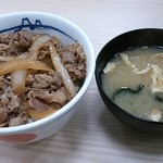 Matsuya - 牛丼並！やっぱ味噌汁が付くのがいい！