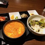 KOREAN DINING 長寿韓酒房 - 到着されたしランチメニュー　スンドゥブ