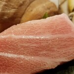 出羽鮨 - 天然本マグロ。