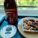 日本酒宮の雪(1,000円)おつまみミックス(しまかぜオリジナルパッケージ)(300円)