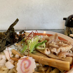 らー麺　Do・Ni・Bo - 鶏皮が入ってたぁ〜