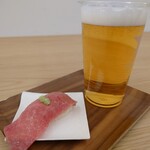 ゑびや商人館 牛寿司屋台 - 松阪牛寿司霜降り(700円)＋ビールセット(500円)