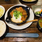 Katsutoku - かつ煮定食1,300円
