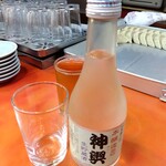 丸吉飯店 - 日本酒冷酒 800円(税込)(2023年4月20日撮影)