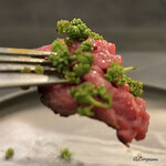 カーサ・デル・チーボ - 十和田短角牛のカイノミのブラチョー風タリアータに花山椒