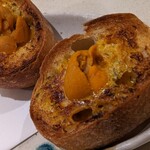 肴屋 魚まる - 雲丹トースト。コレWineを進ませます。笑