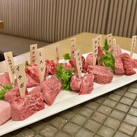 みやび 六本木店 - A5黒毛和牛希少部位 12種盛り合わせ