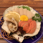 魚屋 旬楽 - 料理写真:北海道産 天然ほたて(大)   700円(税込)
お造りにしてもらえます