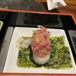 松庵 韓菜房 - 前菜盛合せ（黒タンのトロたく・ナムル・ハラミユッケ）