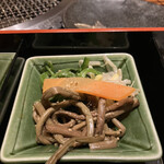 松庵 韓菜房 - 前菜盛合せ（黒タンのトロたく・ナムル・ハラミユッケ）