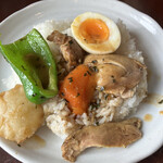 しんペー - チキンスープカレー　ライスの上に乗せてみました