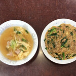 雁飯店 - スープ＆ご飯セット ワンタンスープ＋ニラ丼 中