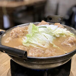 すき焼･鍋物 なべや - 鶏みんち鍋 ぐつぐつ風景