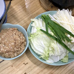 すき焼･鍋物 なべや - 鶏みんち鍋 具材