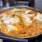 すき焼･鍋物 なべや - たらちり キムチ味 ぐつぐつ風景