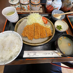 Tonkatsu Kushiage Tomitake - 【ロースカツランチ定食990円】税込