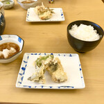 天ぷら よこい - ●一皿目
      ・太刀魚
      ・鱸
      ・稚鮎