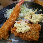 とんかつ & とり天 しげのや食堂 - タルタルで食べて吉