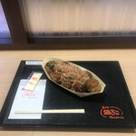 Tsukiji Gindako Ionmoruhigashinoten - 店内享用章鱼烧