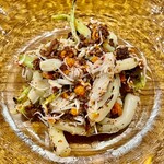 f - 前菜はオリーブオイルで和えた香箱蟹の身と内子と白いひろっこです