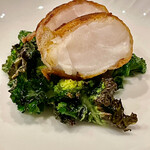 f - ヒゲダラにグアンチャーレを巻いて脱水しもう一度グアンチャーレを巻き直して焼くという手間のかけようです